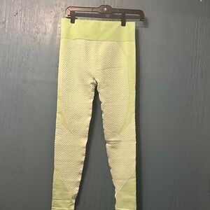 Women Patterned Leggings - Soft Green